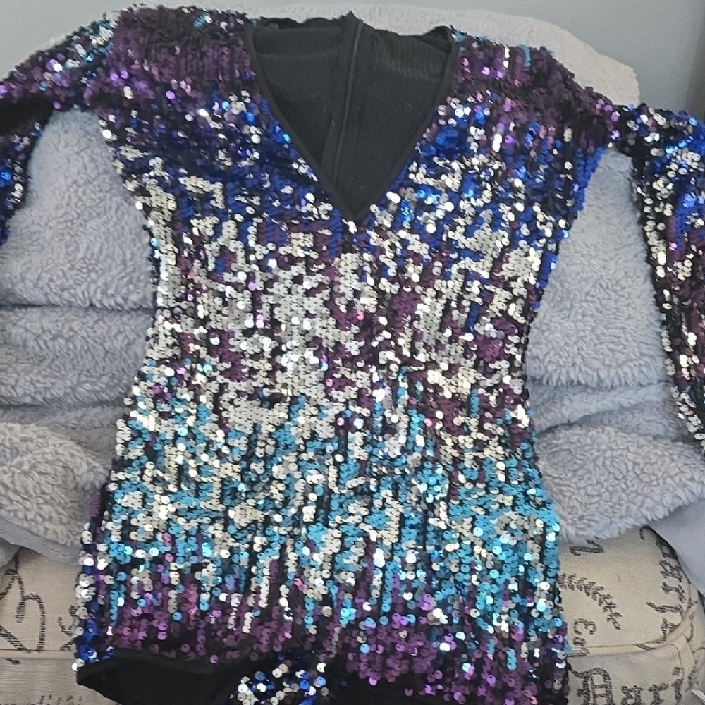 Sequin V-Neck Long Sleeve Dress